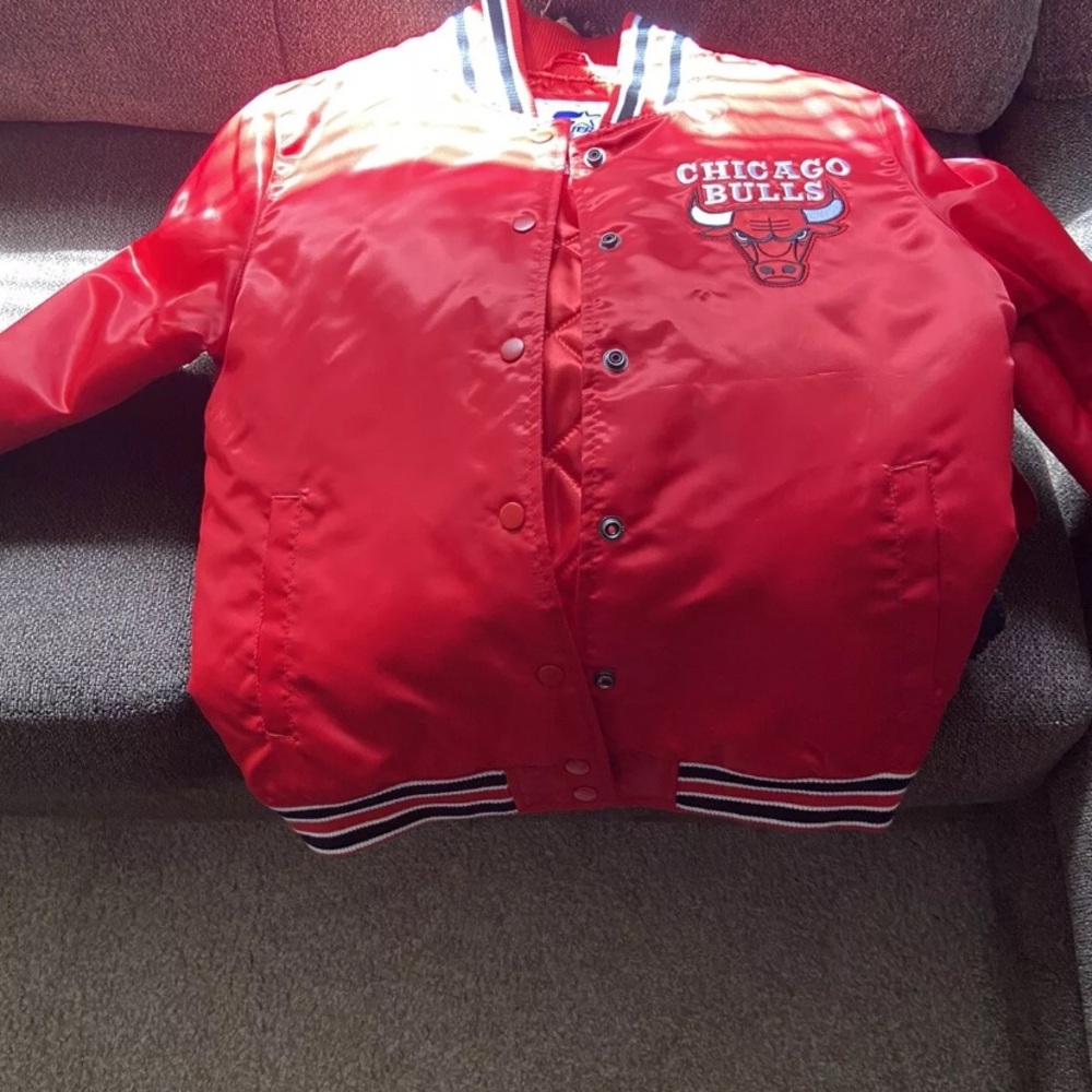 Women’s STARTER  Red Puffer Jacket with Ribbed Trim and Quilted Texture